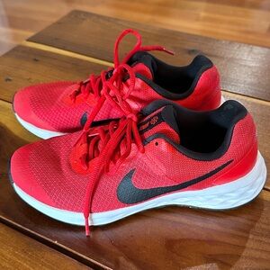 Big Kids’ NIKE Revolution 6 Running Shoes 4.5Y